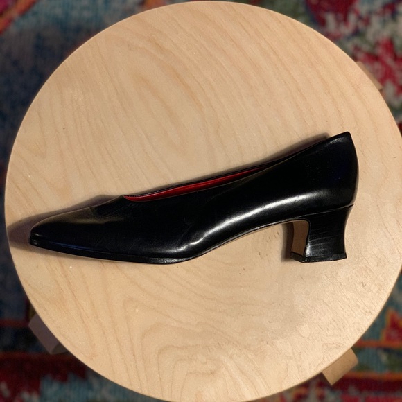 Black leather Joan and David Couture Heels - Picture 4 of 8